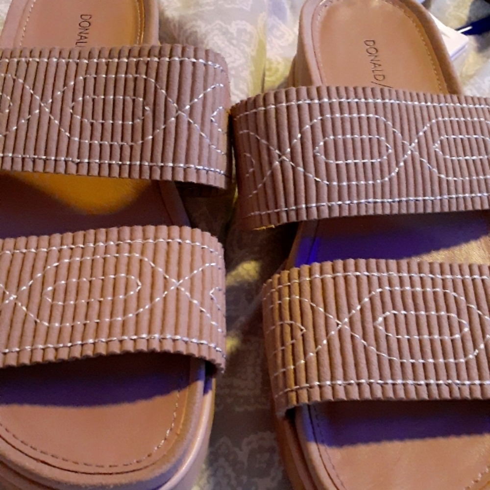 Donald Pliner Slide On Sandal